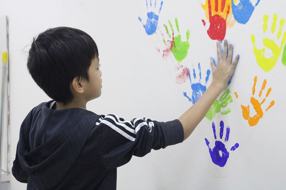 Trẻ học điều hay, ngại gì bẩn tay